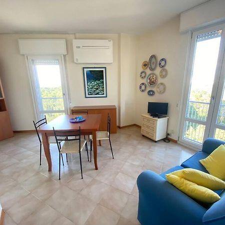 Appartamento Con Vista Panoramica E Piscina 利尼亚诺萨比亚多罗 外观 照片