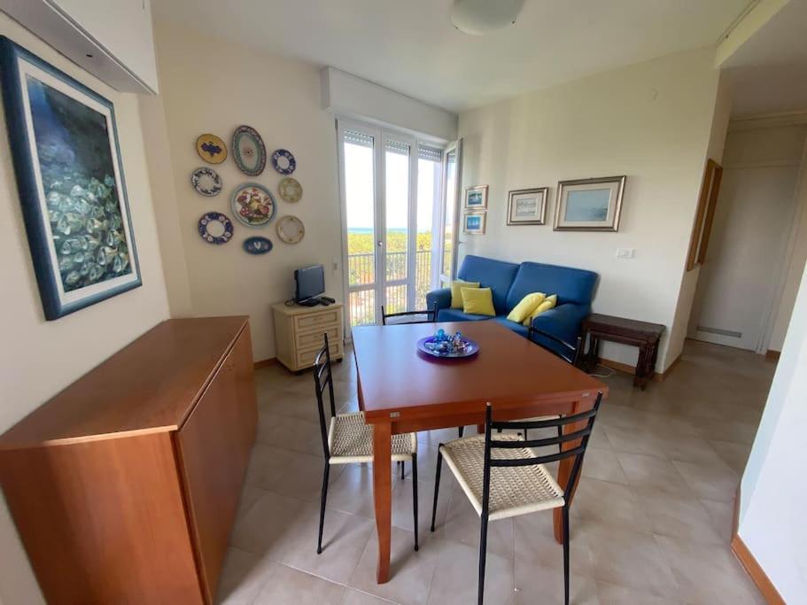 Appartamento Con Vista Panoramica E Piscina 利尼亚诺萨比亚多罗 外观 照片